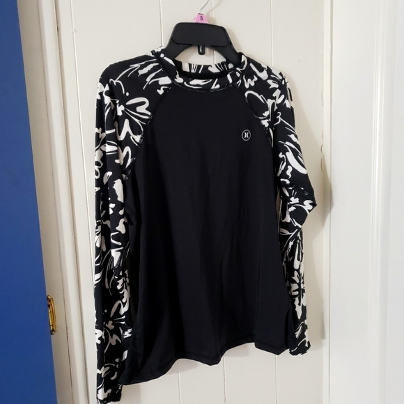 Hurley Other - Hurley swim shirt upf 50+